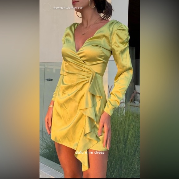 Revolve Song of Style Dala mini dress moss green size small wrap style - Picture 5 of 9